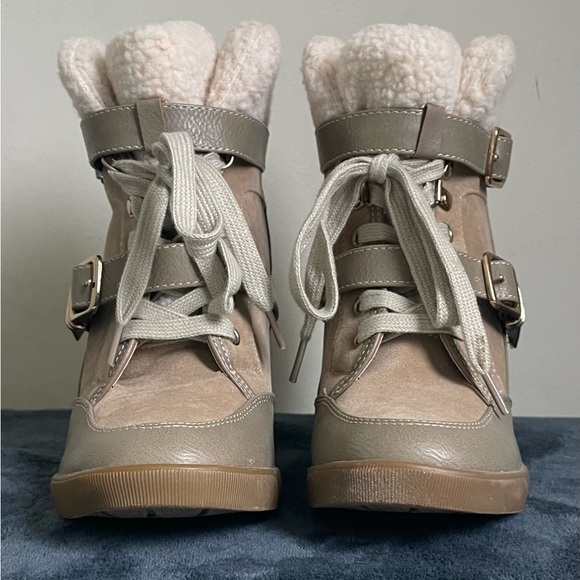 Shoe Dazzle Beige Wedged  Booties/Ankle Boots - Picture 2 of 3